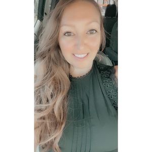 Meet your Posher, Stephanie